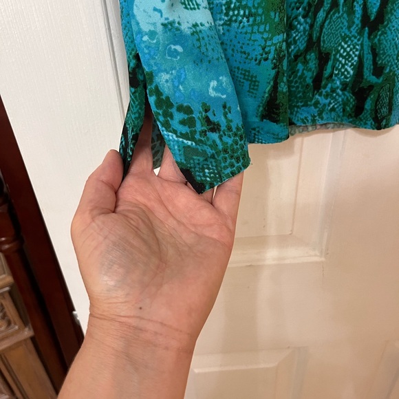 Emerald Animal print blouse with interesting details - Picture 2 of 4